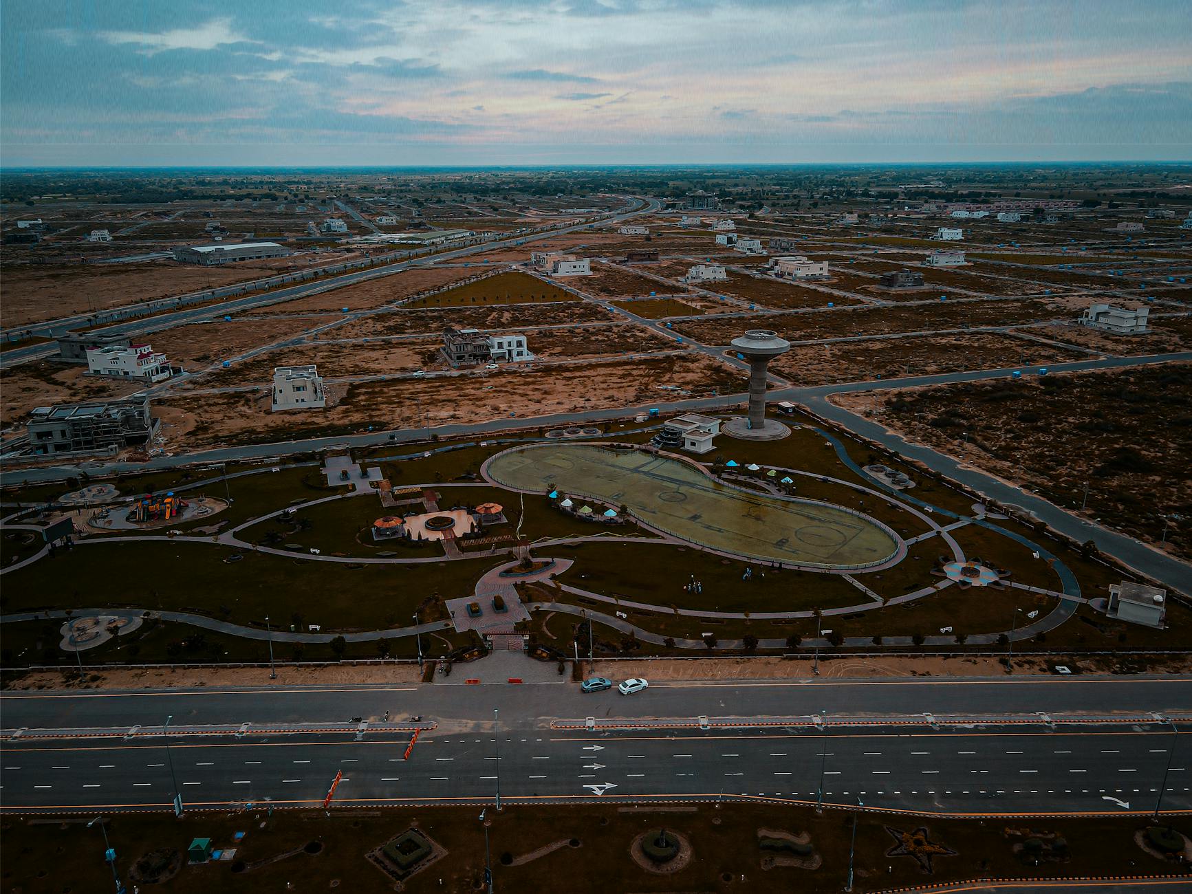 Triple layer water tank installation